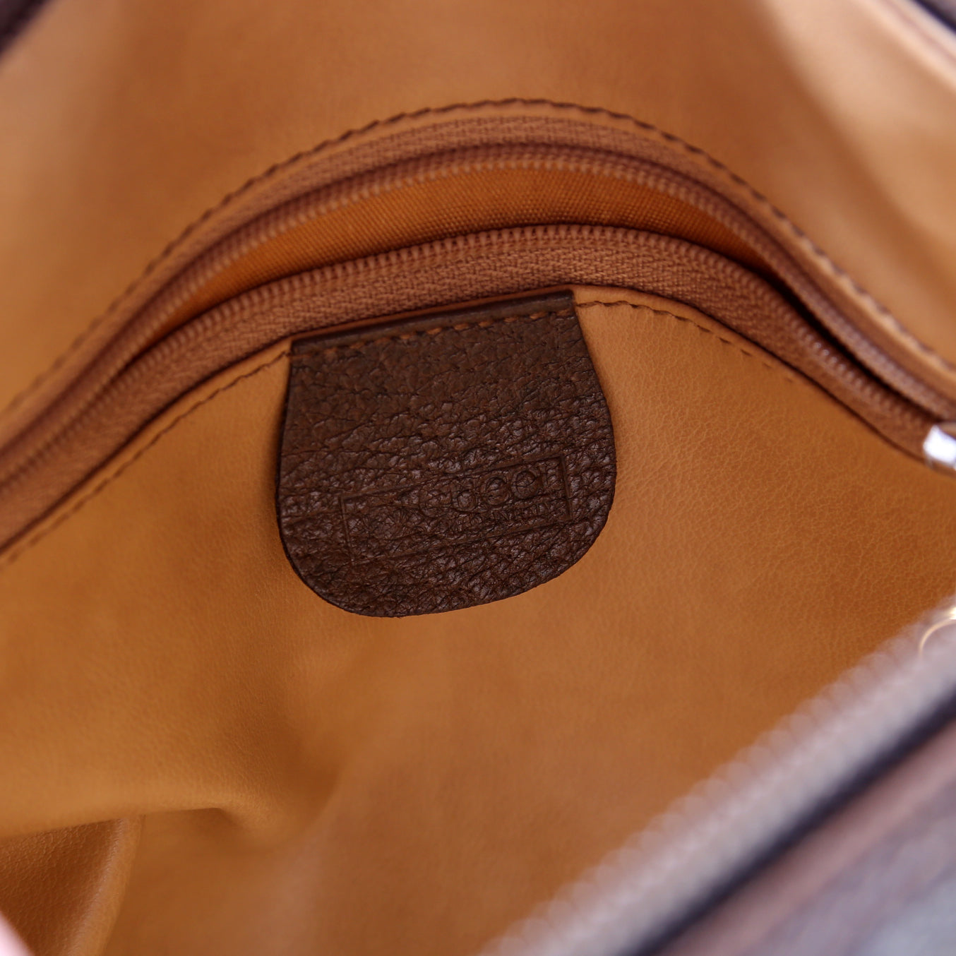 001.56.6177 Vintage Supreme Messenger