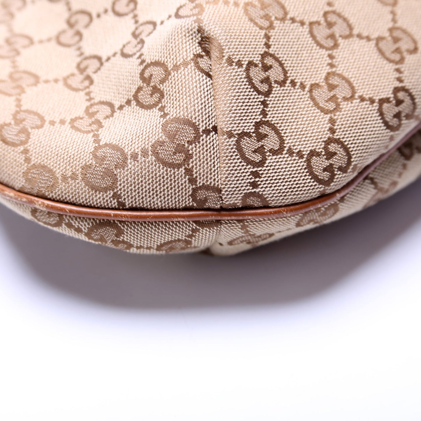 353399 GG Canvas Half Moon
