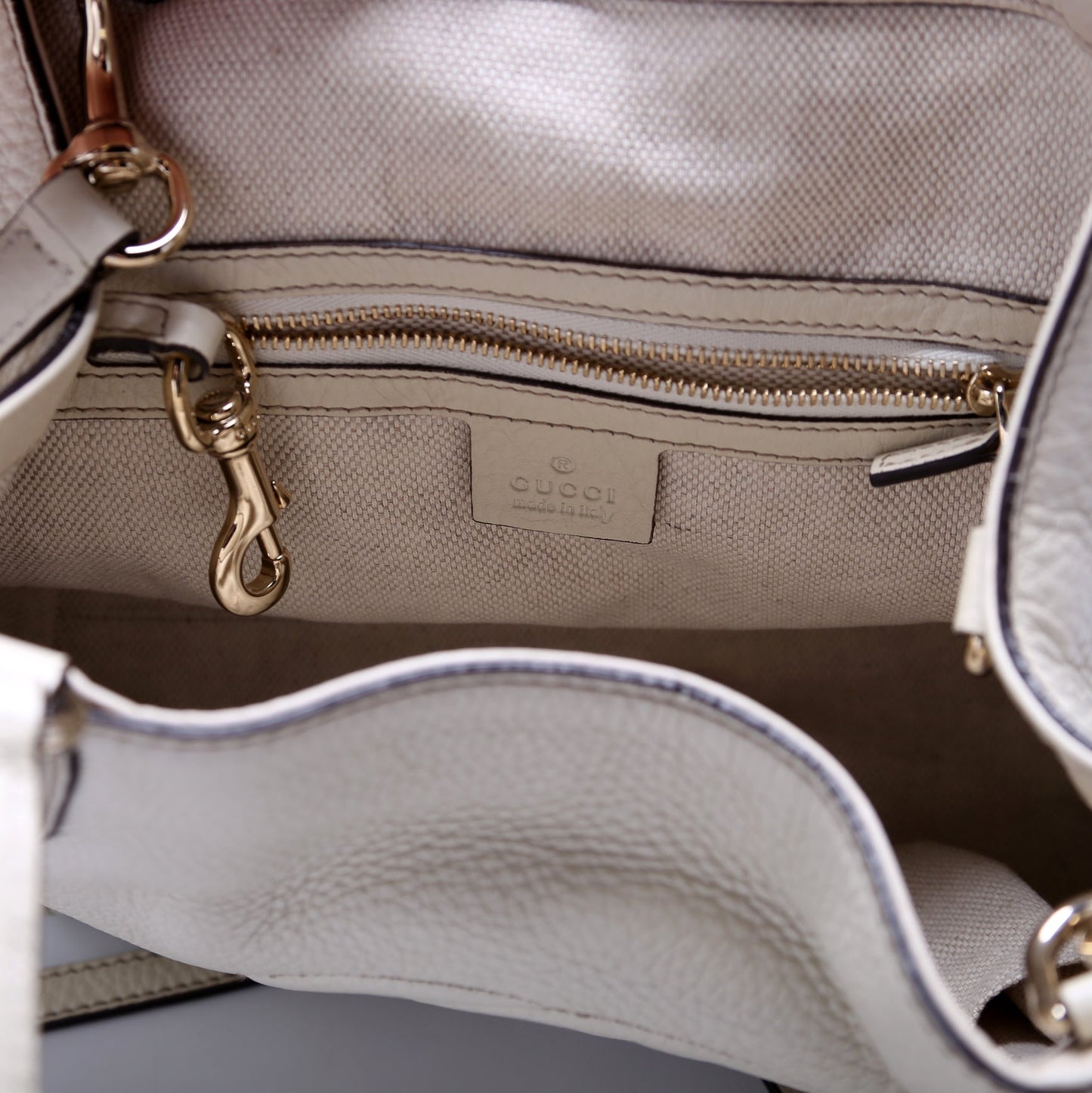 336751 Soho Leather Shoulder