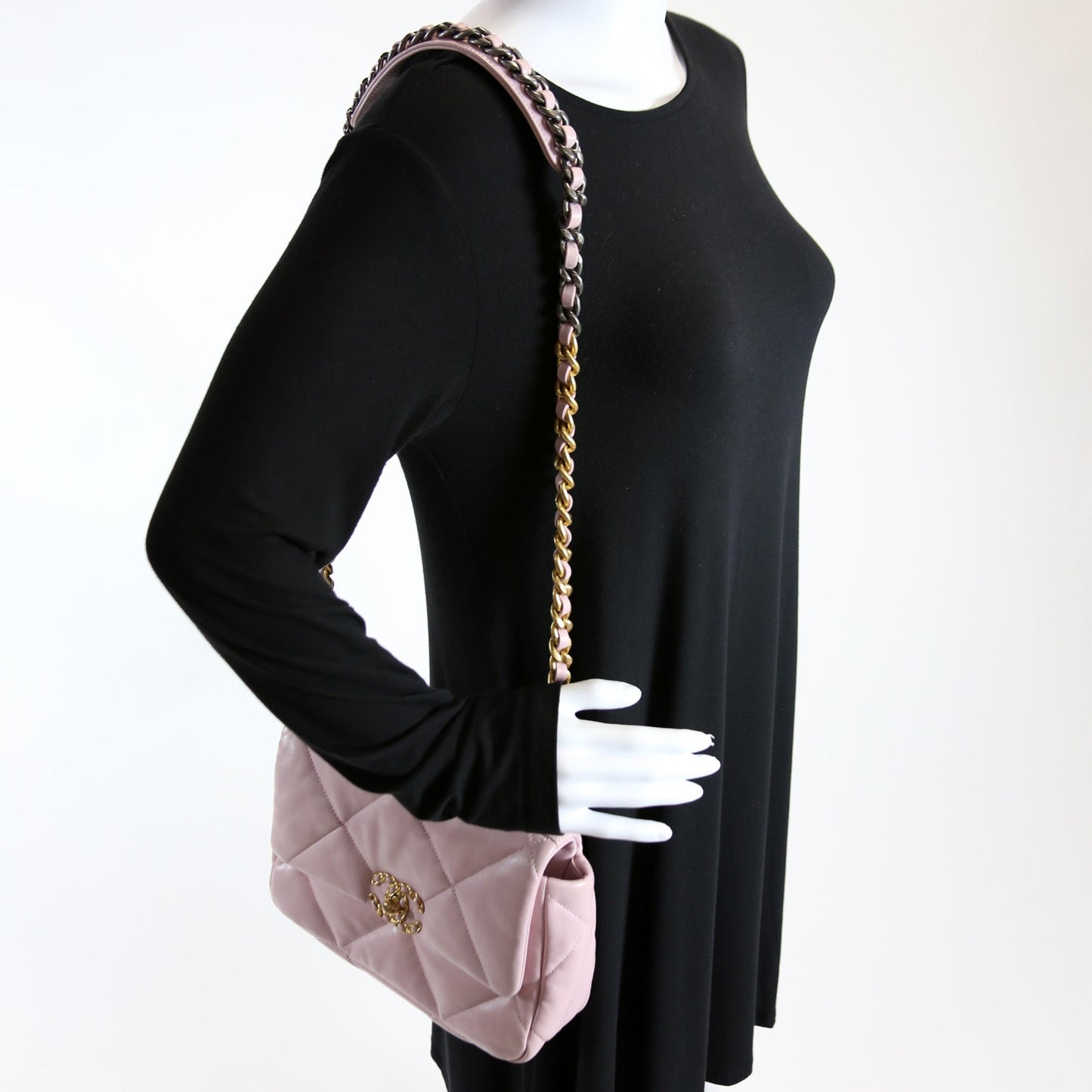 19 Medium Flap Quilted Goatskin 31M