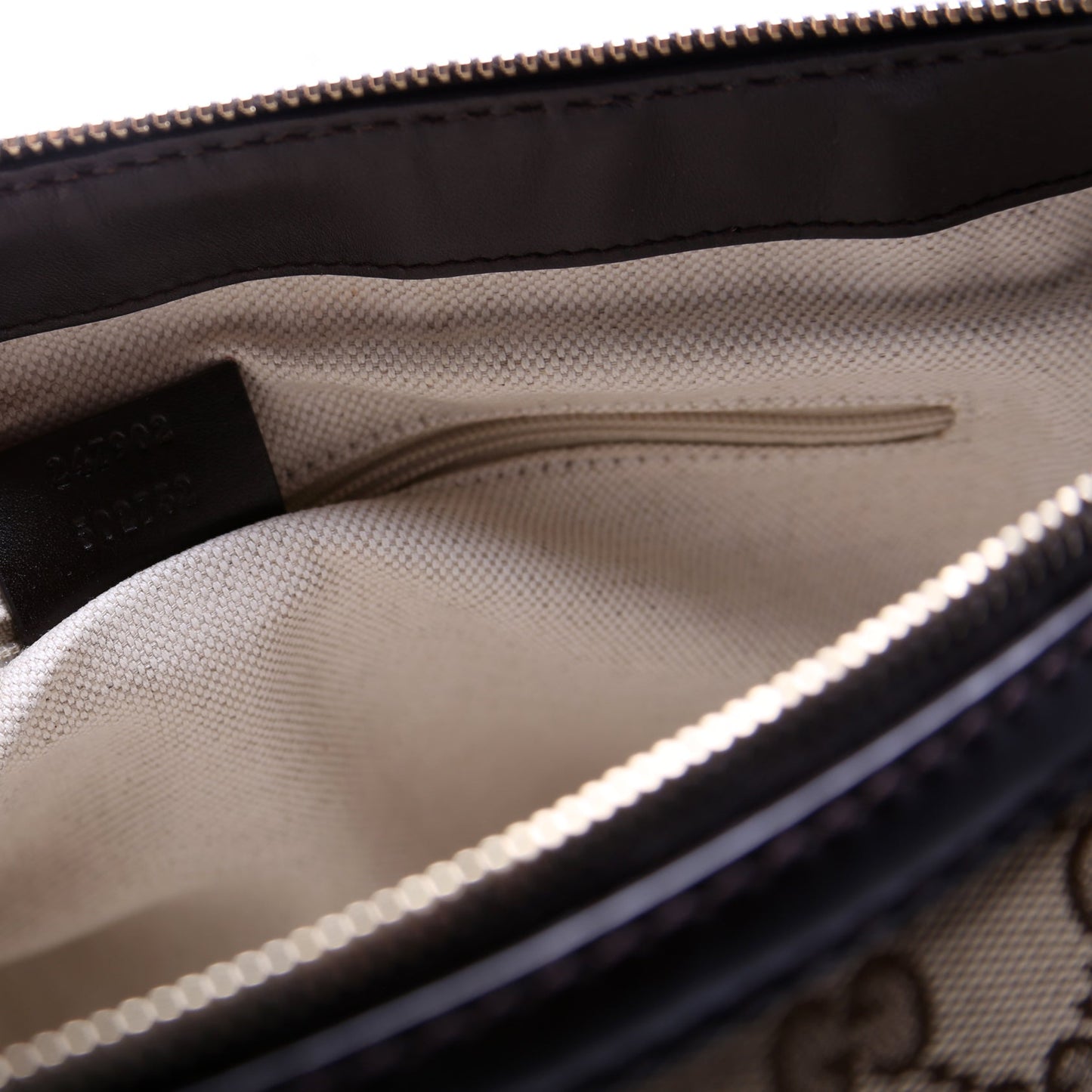 247902 GG Canvas Sukey Satchel