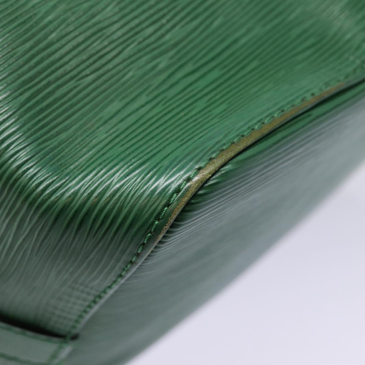 Louis Vuitton Noé Green Leather Shoulder Bag