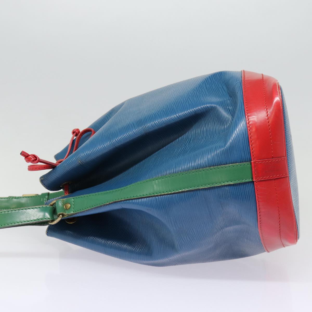 Louis Vuitton Noe Blue Leather Shoulder Bag