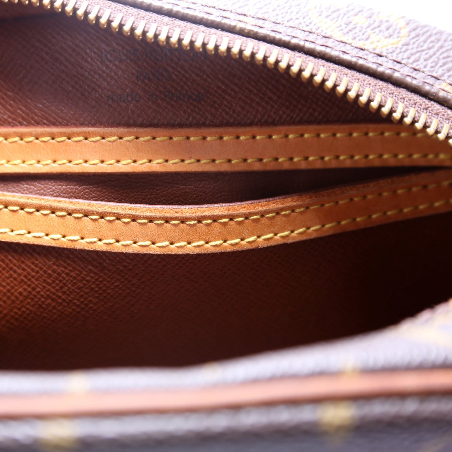 Blois Crossbody Monogram