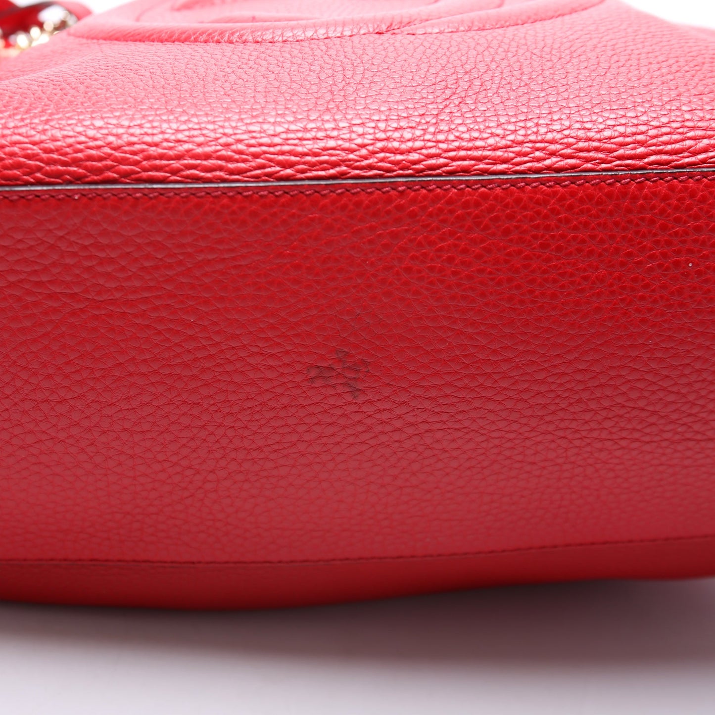 308992 Soho Leather Shoulder Medium