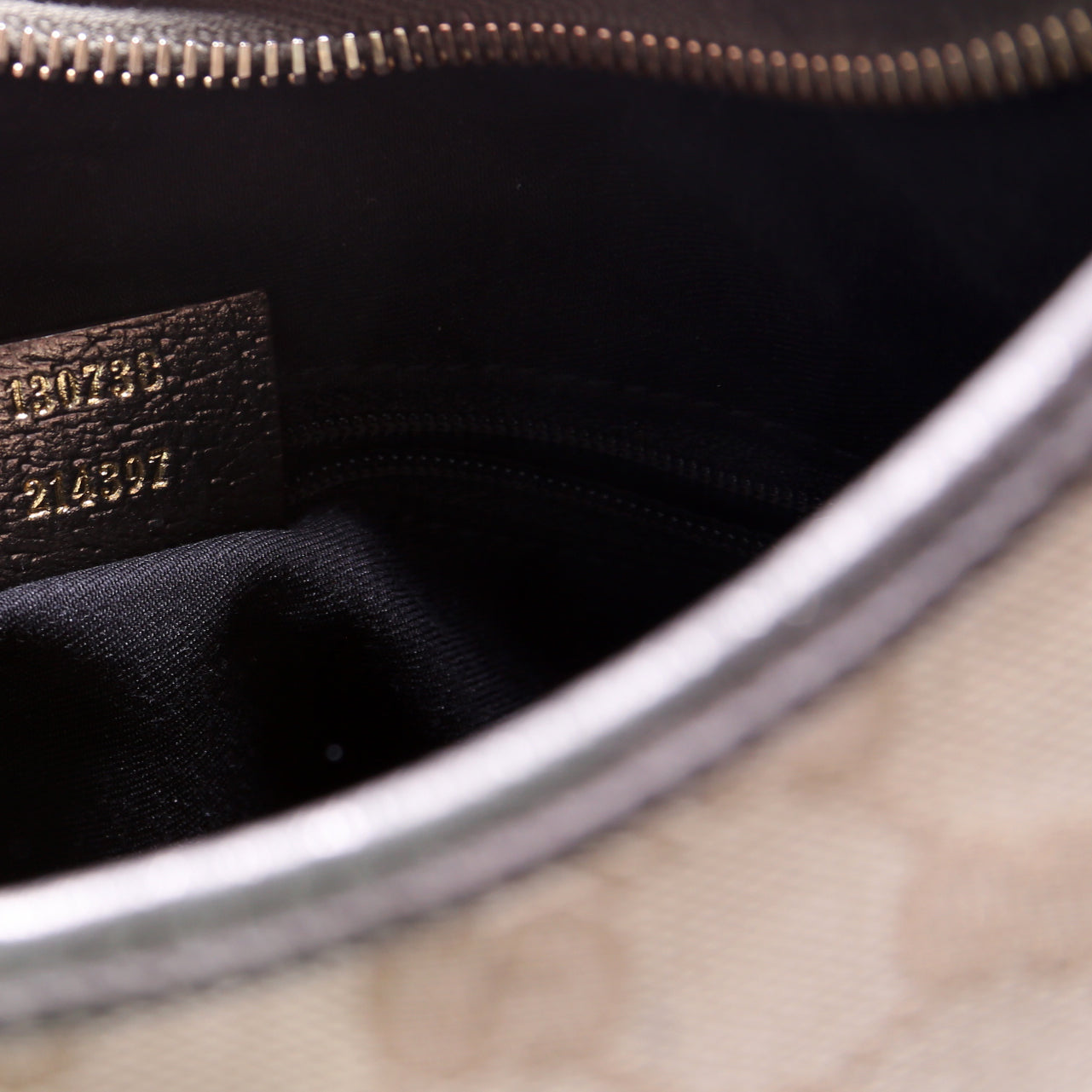 130738 GG Canvas Abbey Hobo Small