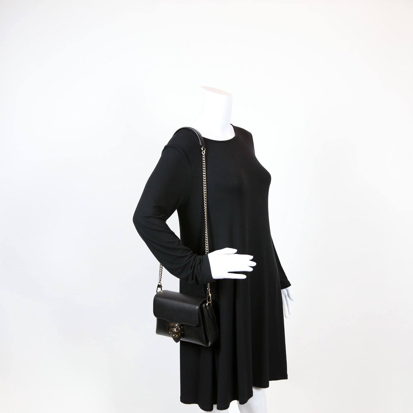 Interlocking Small Crossbody 607720