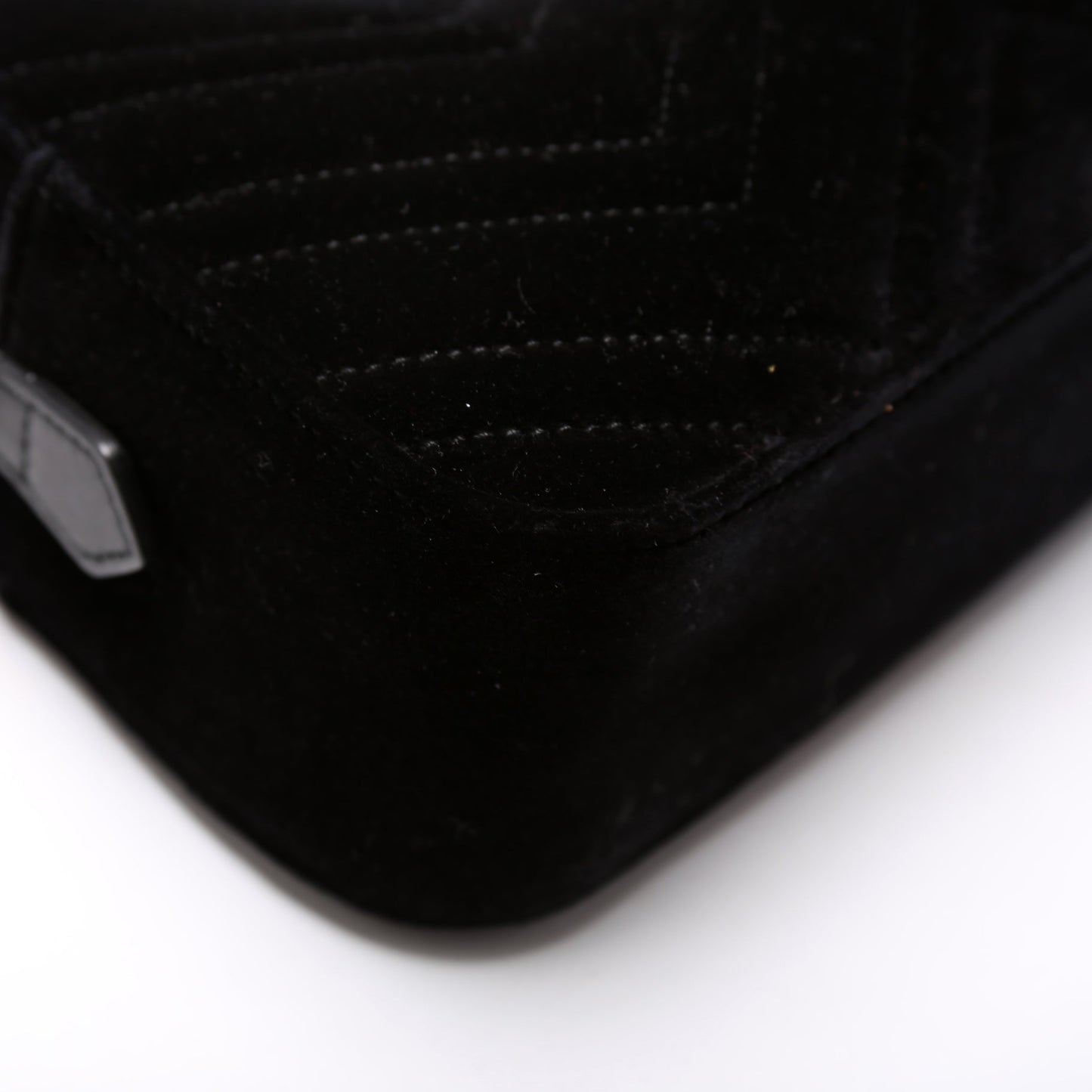 447632 Marmont Small Velvet Camera
