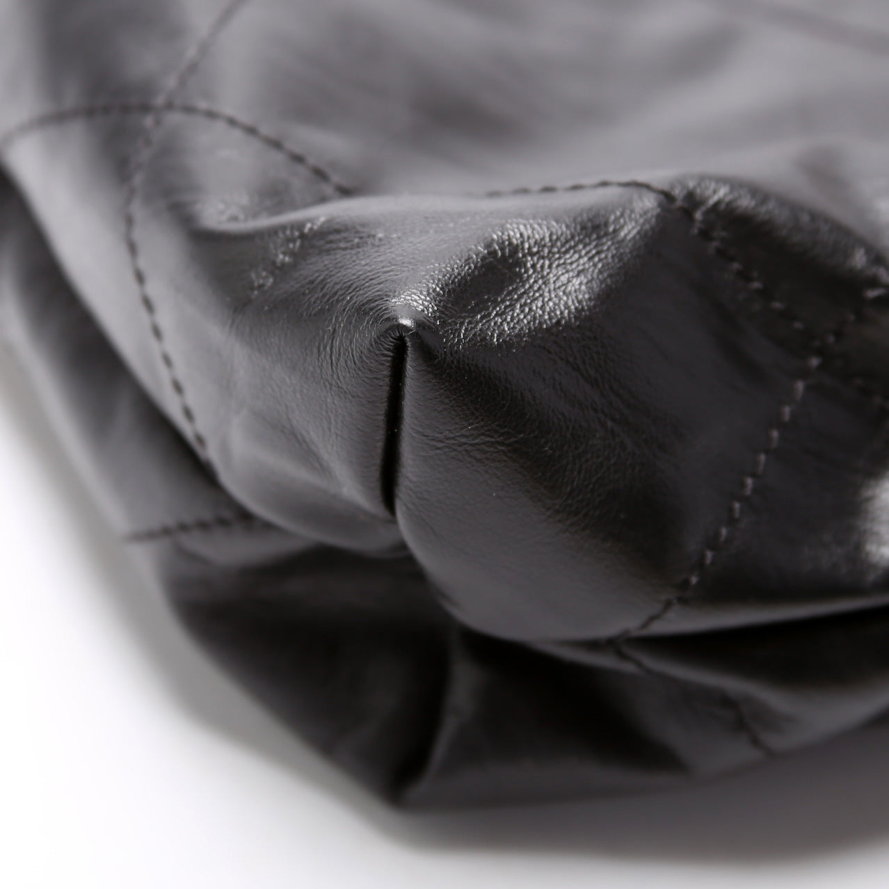 Chanel 22 Shiny Quilted Calfskin