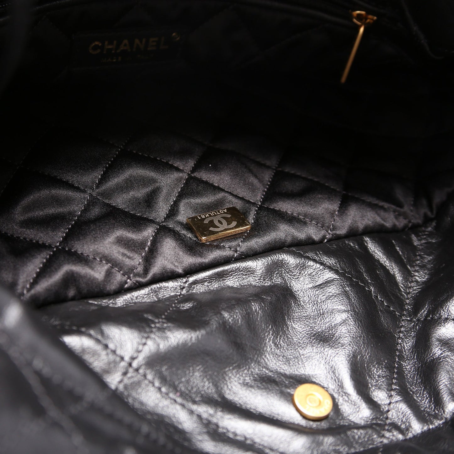 Chanel 22 Shiny Quilted Calfskin