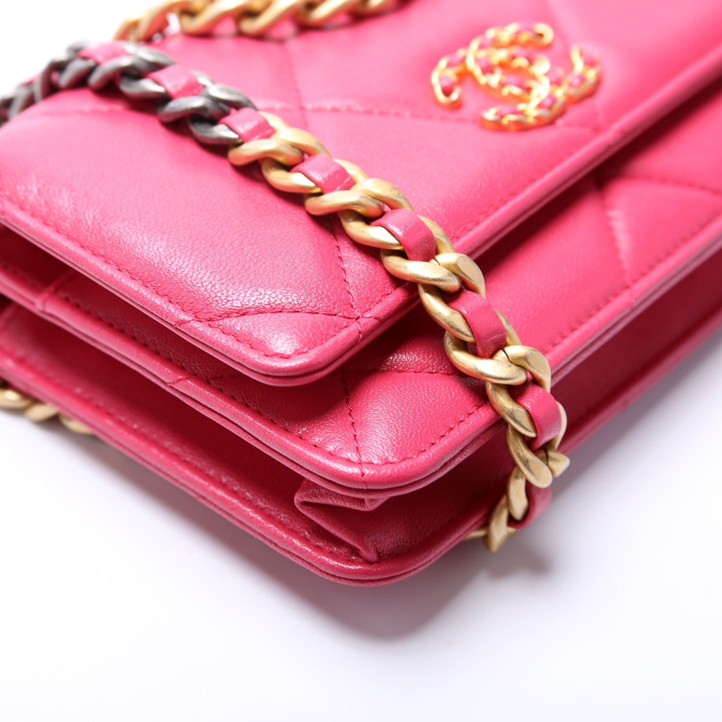 Chanel 19 WOC Quilted Lambskin 29M