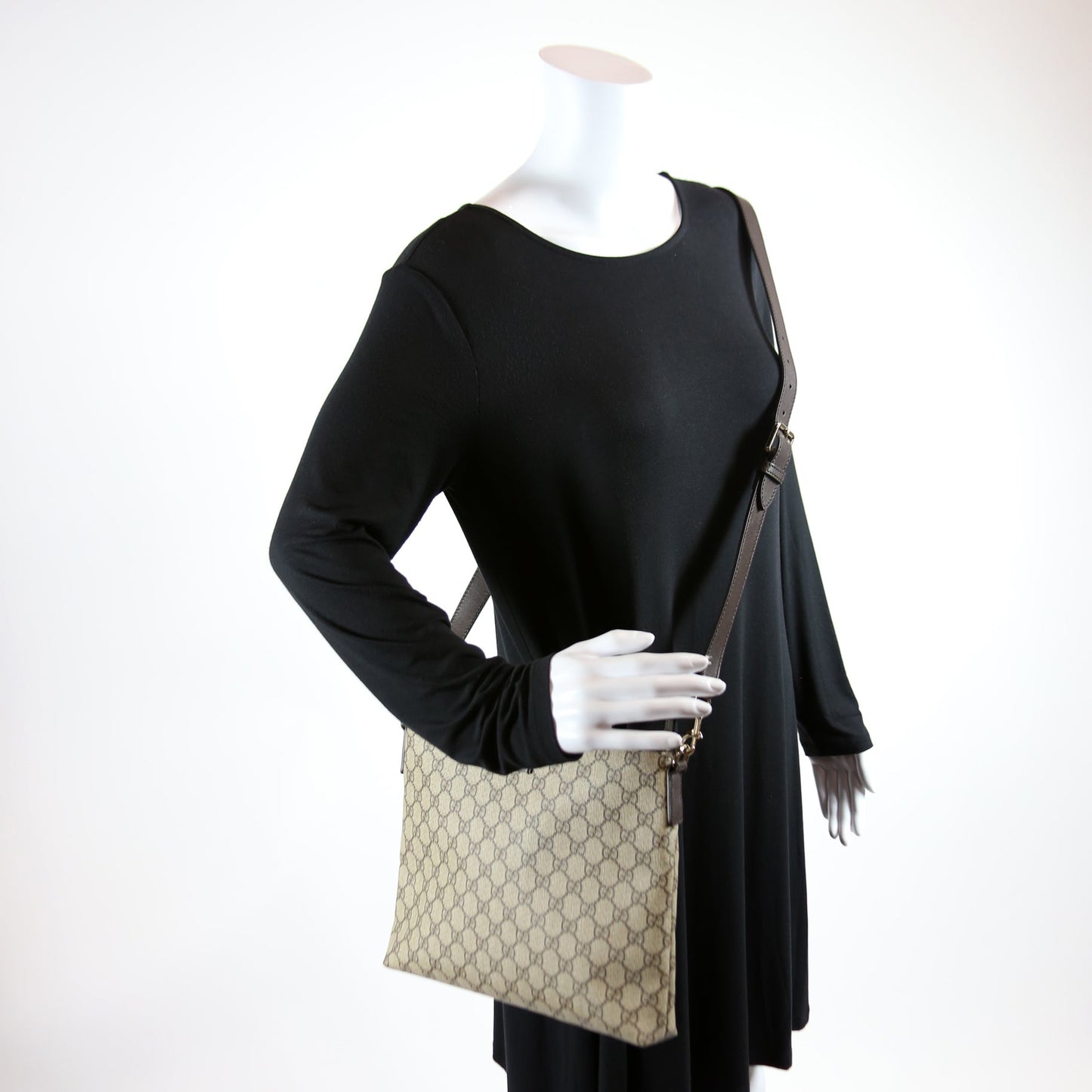 388924 GG Supreme Crossbody