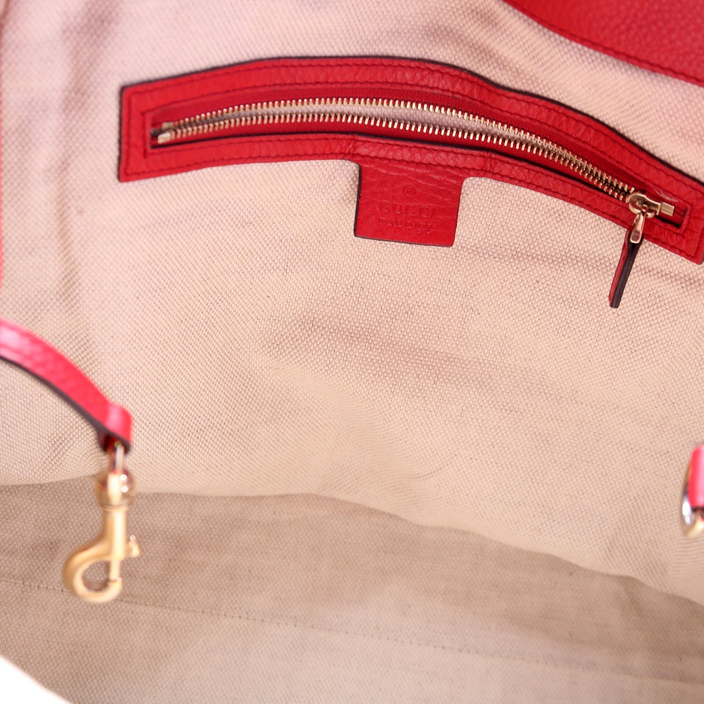 282309 Soho Leather Hobo Medium