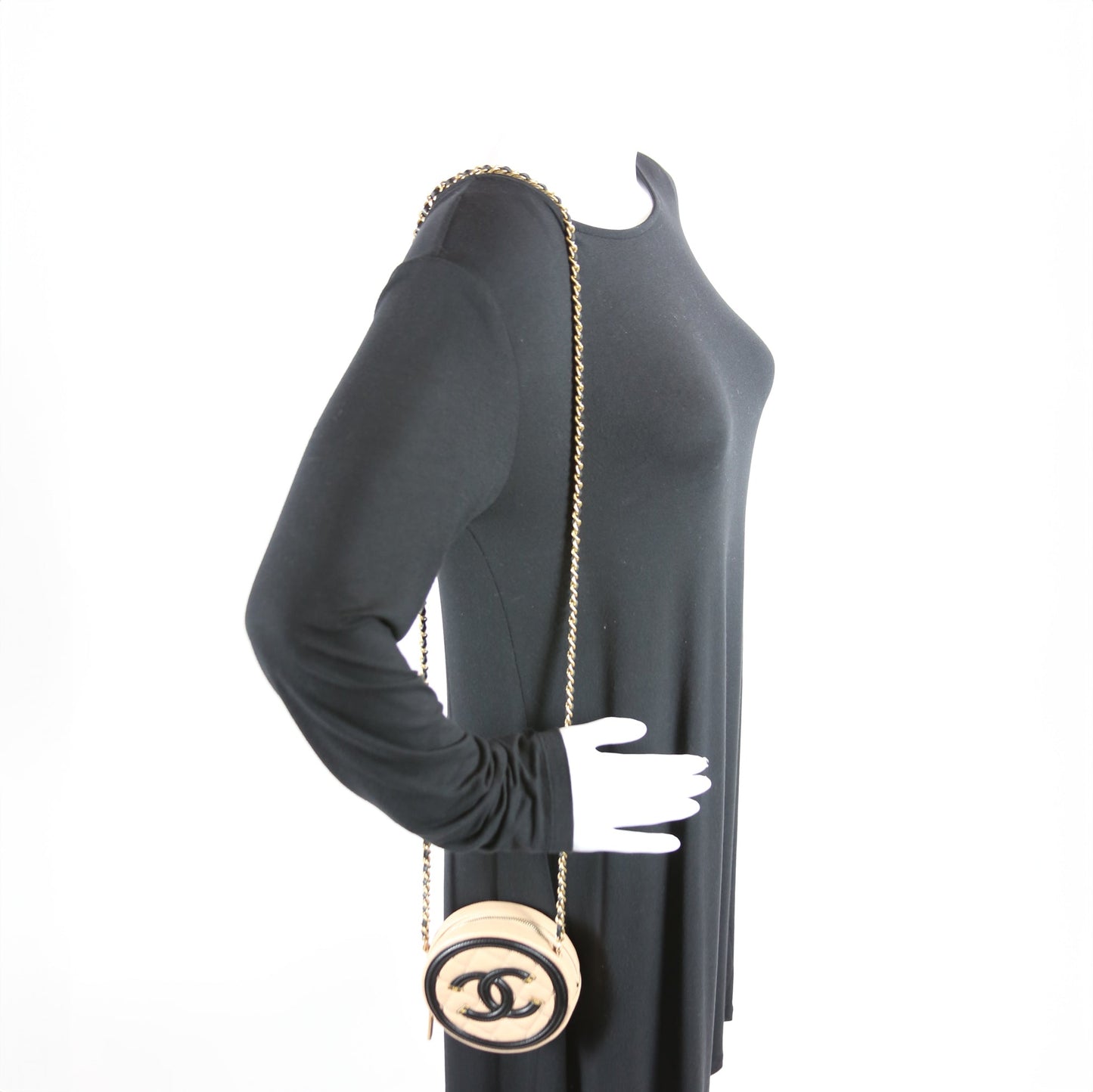 Filigree Round Crossbody Caviar 26M