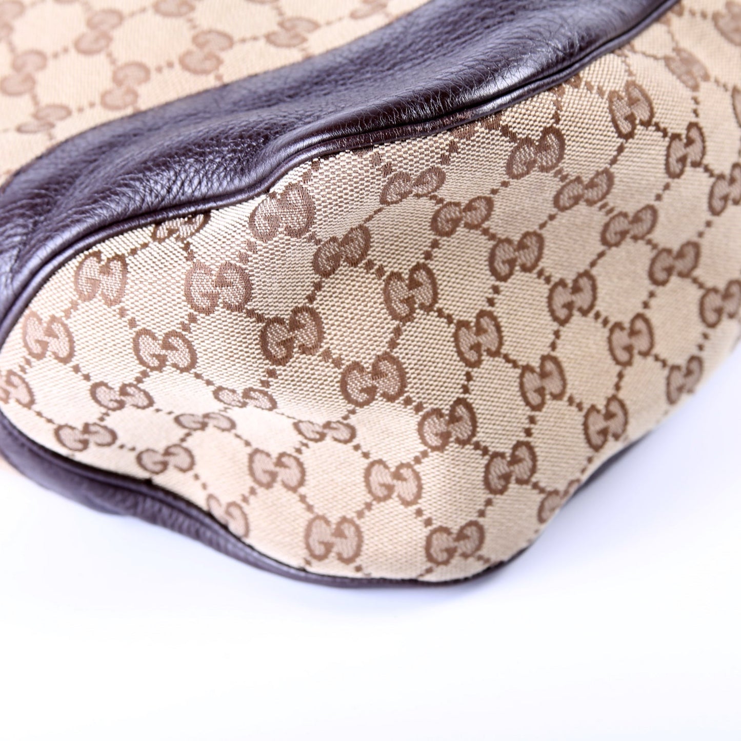 203506 GG Canvas Charlotte Medium Hobo