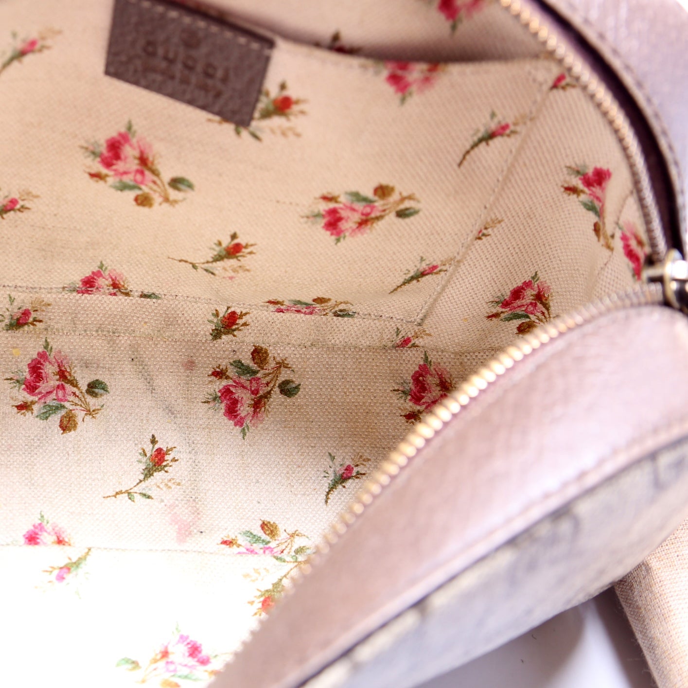 476466 GG Supreme Messenger Bag