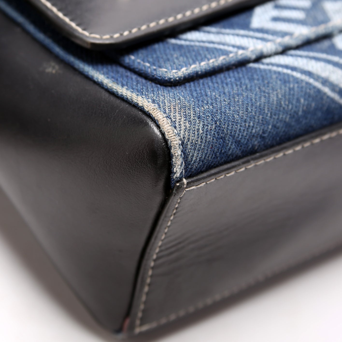 Note Crossbody Denim