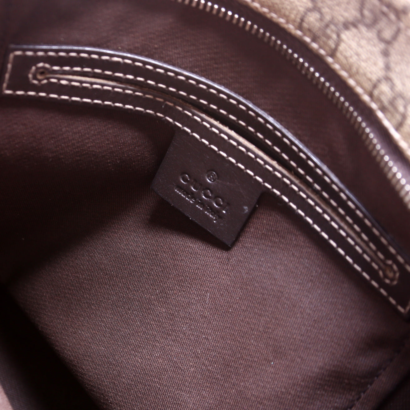 295257 GG Supreme Flat Medium Messenger Bag