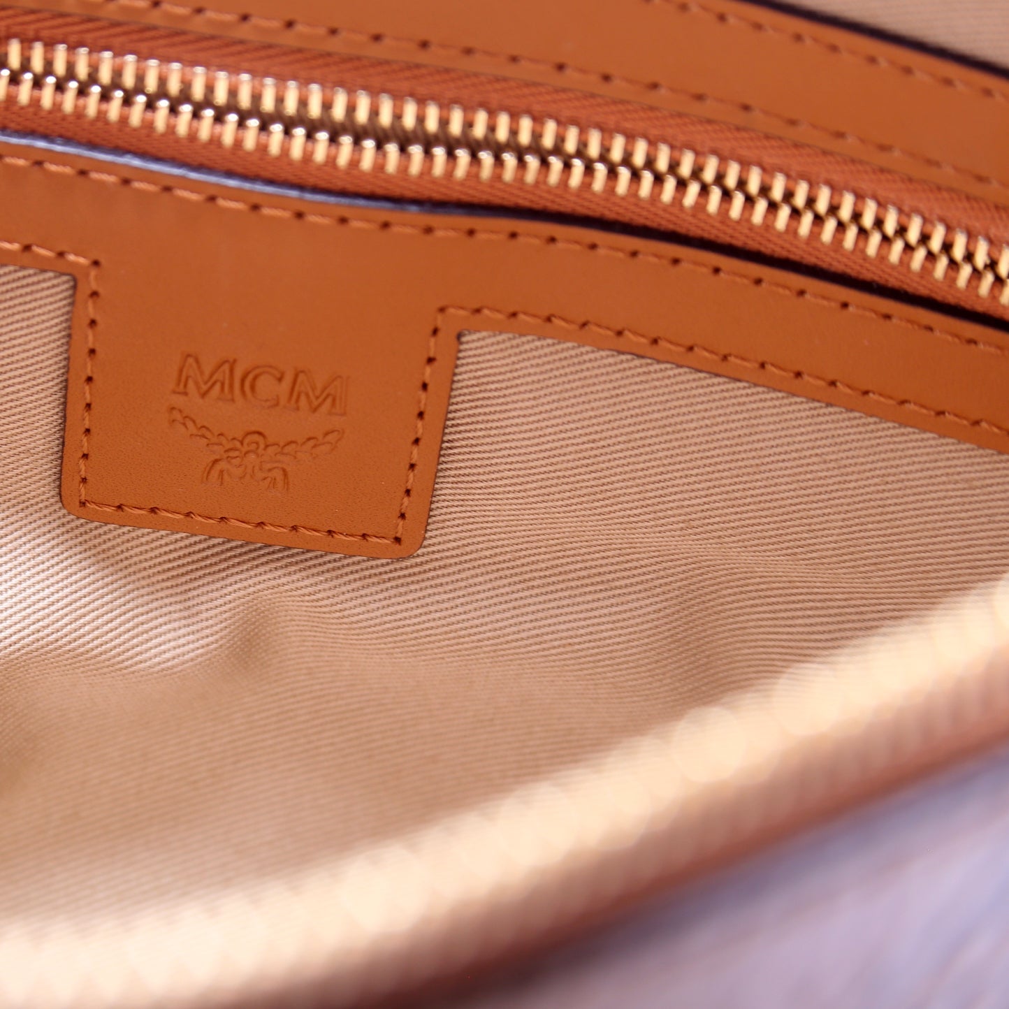 Visetos Pouch Crossbody