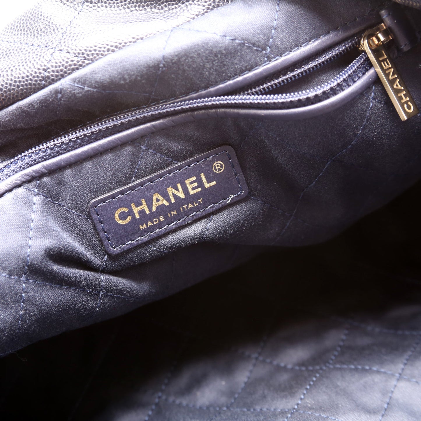 Chanel 22 Quilted Bag RFID