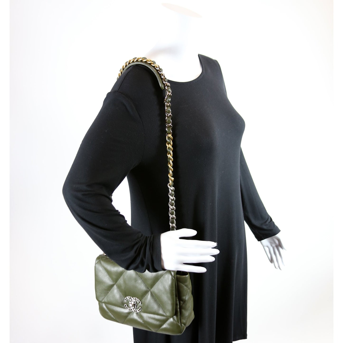 19 Medium Flap Quilted Goatskin 28M Green