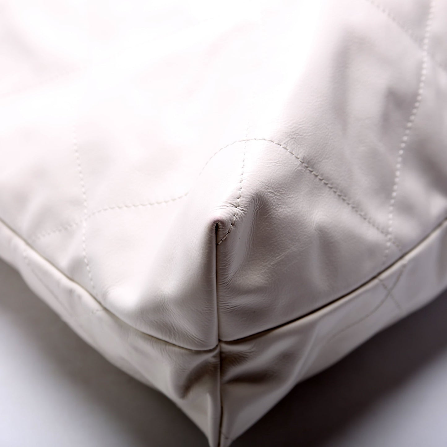 Chanel 22 Quilted Large Hobo White