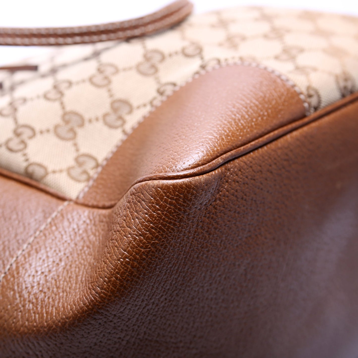 323671 GG Canvas Bree Zip Tote Medium Brown