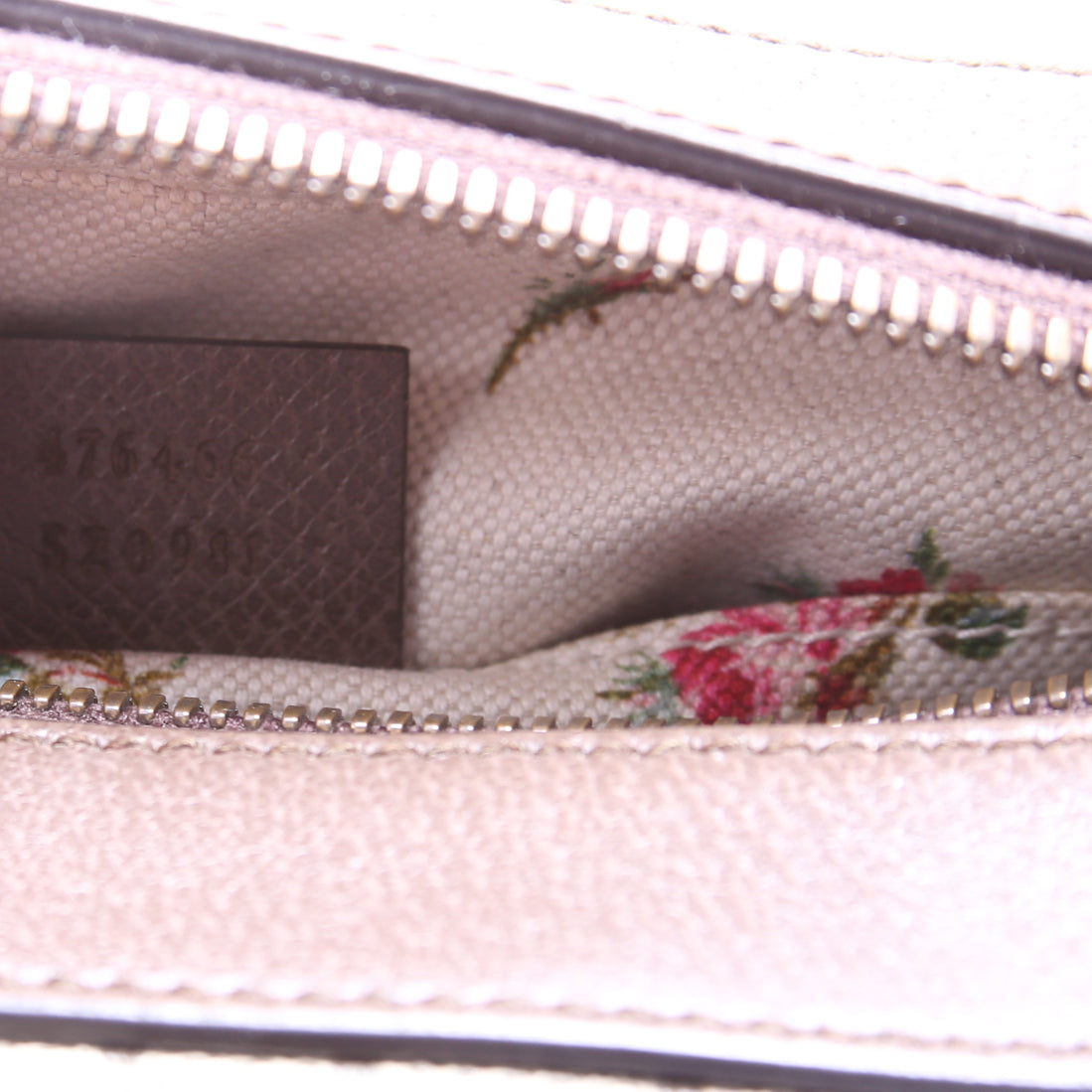 476466 GG Supreme Messenger Bag