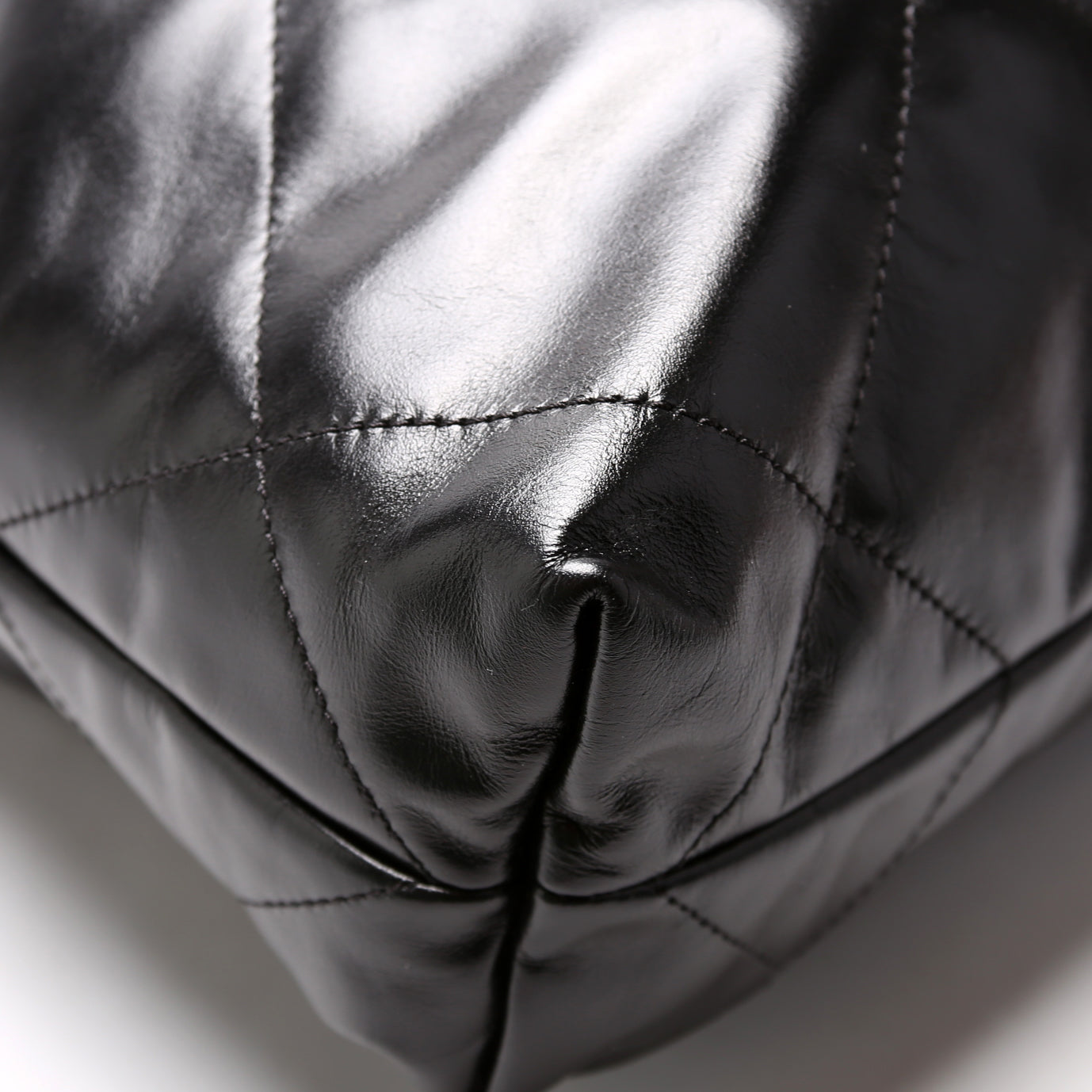 Chanel 22 Quilted Medium Hobo RFID Black