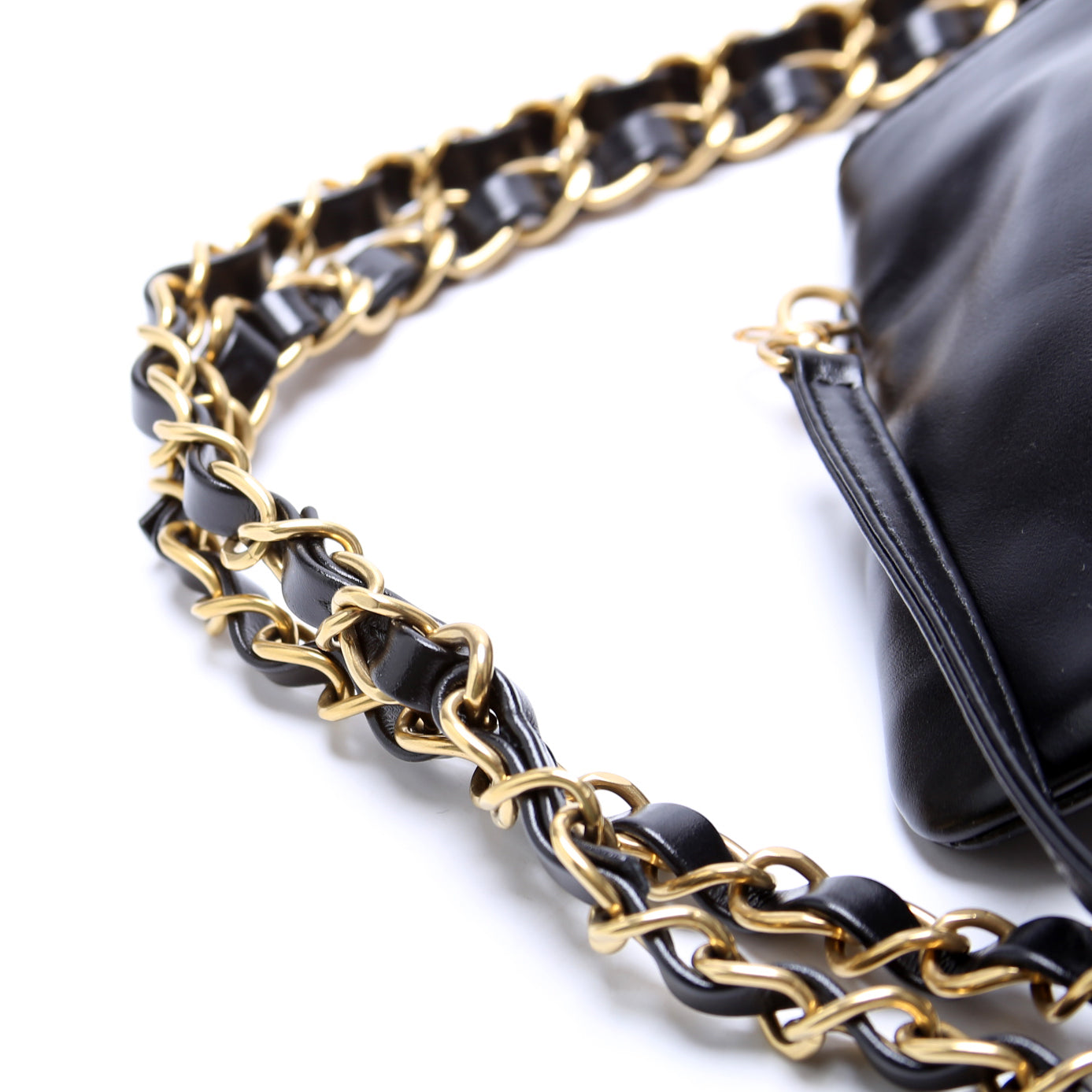 Chanel 22 Quilted Medium Hobo RFID Black