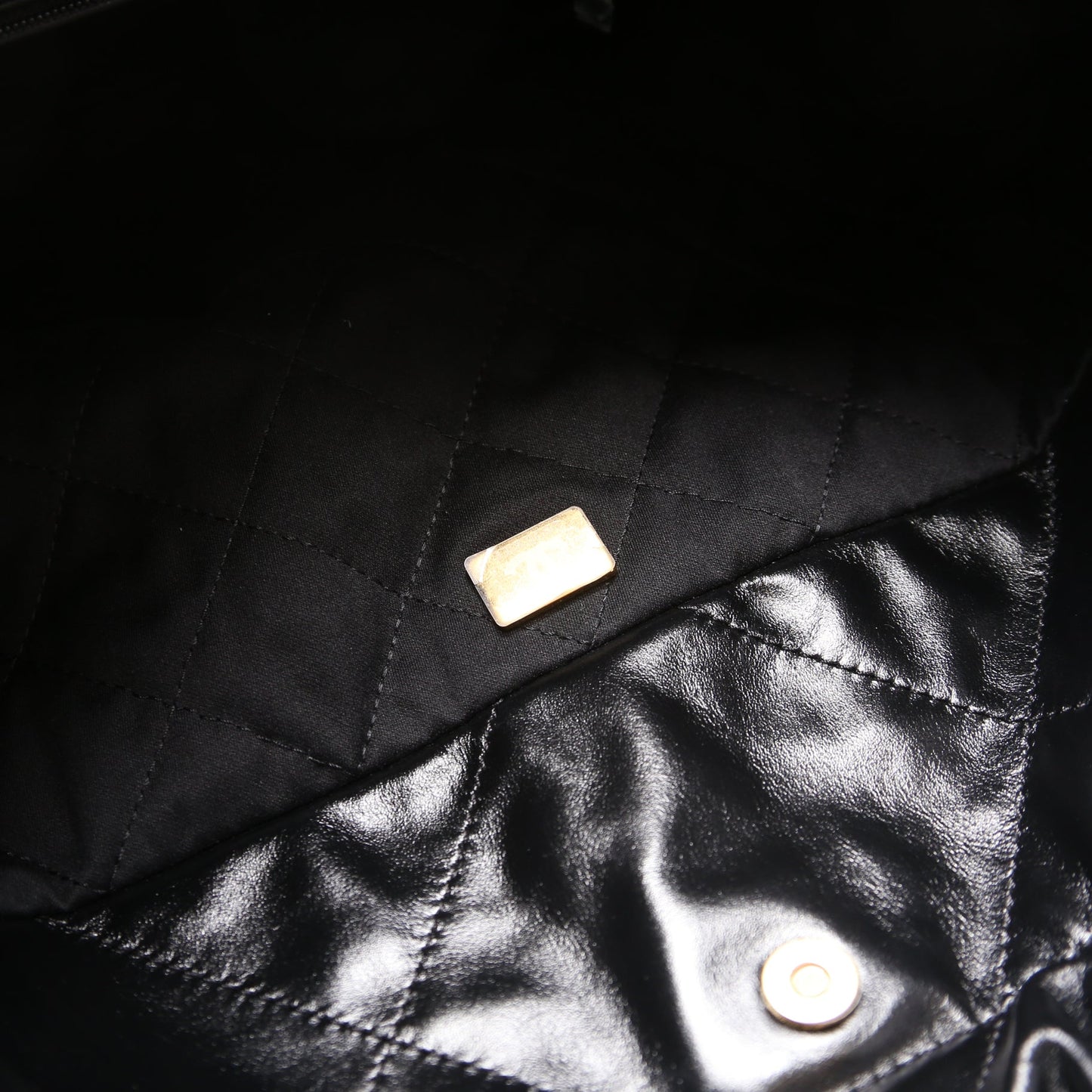 Chanel 22 Quilted Medium Hobo RFID Black
