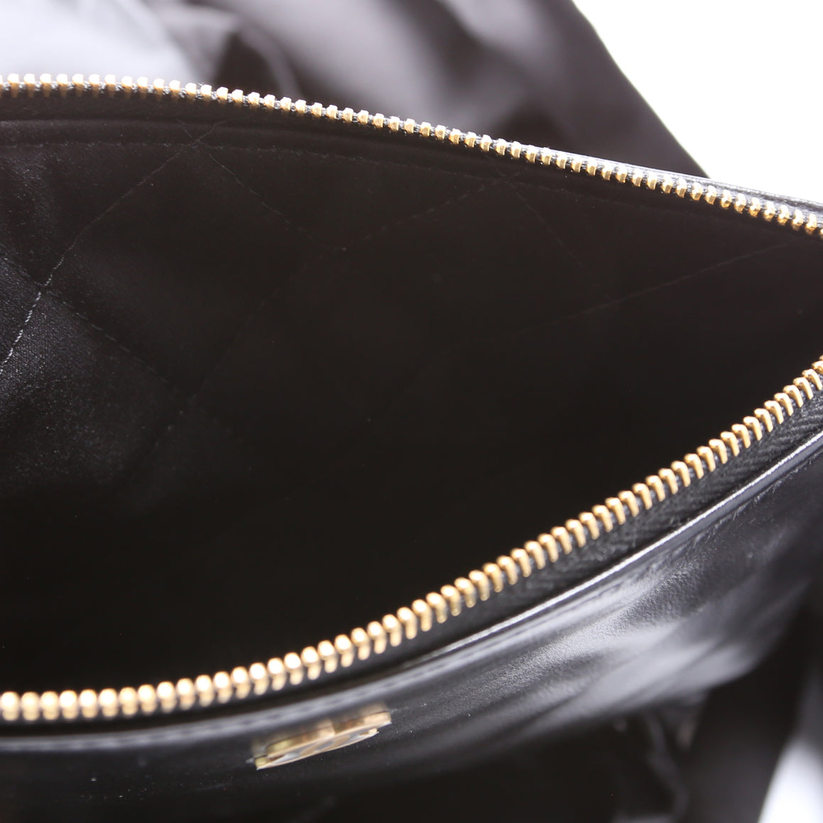Chanel 22 Quilted Medium Hobo RFID Black