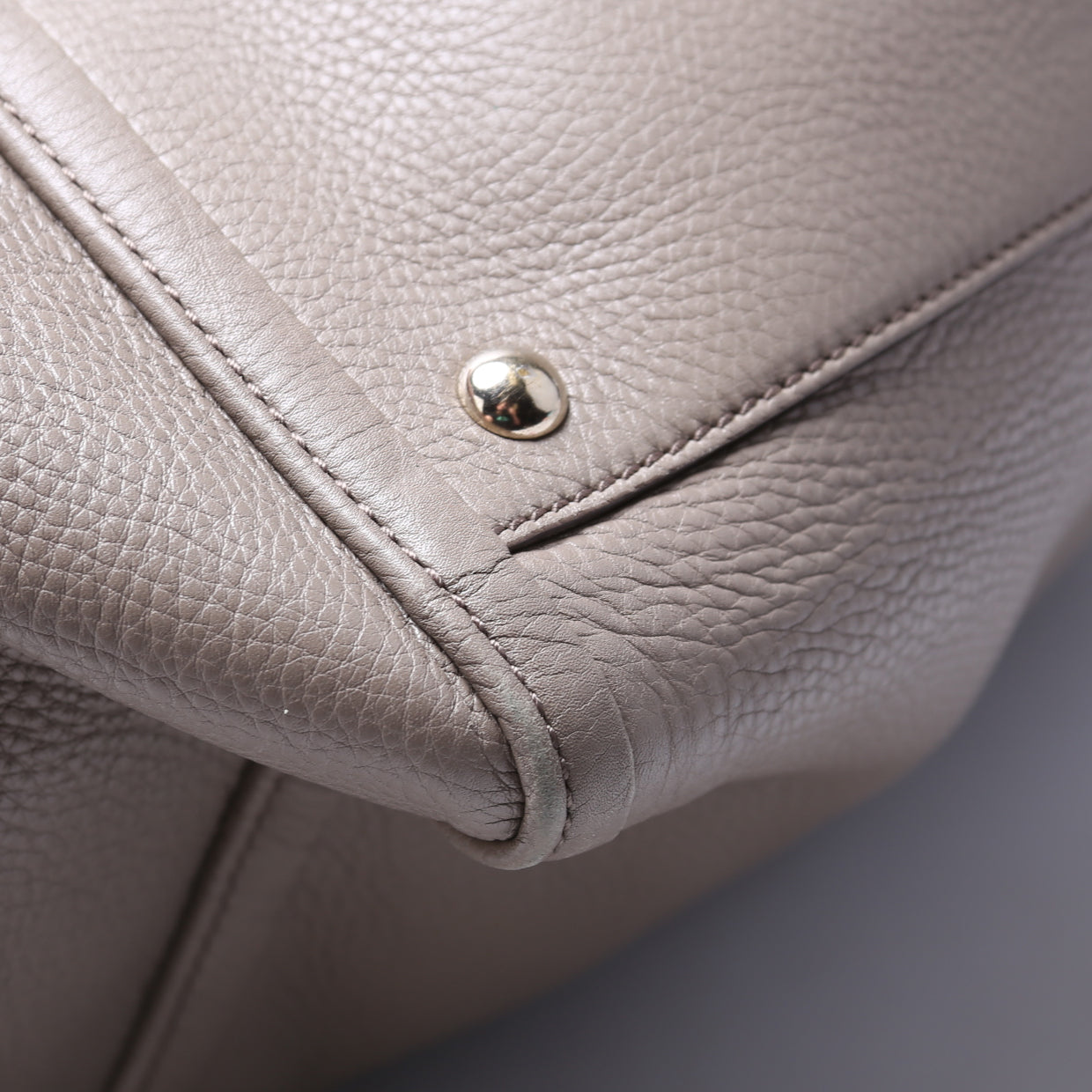 282309 Soho Leather Hobo Medium