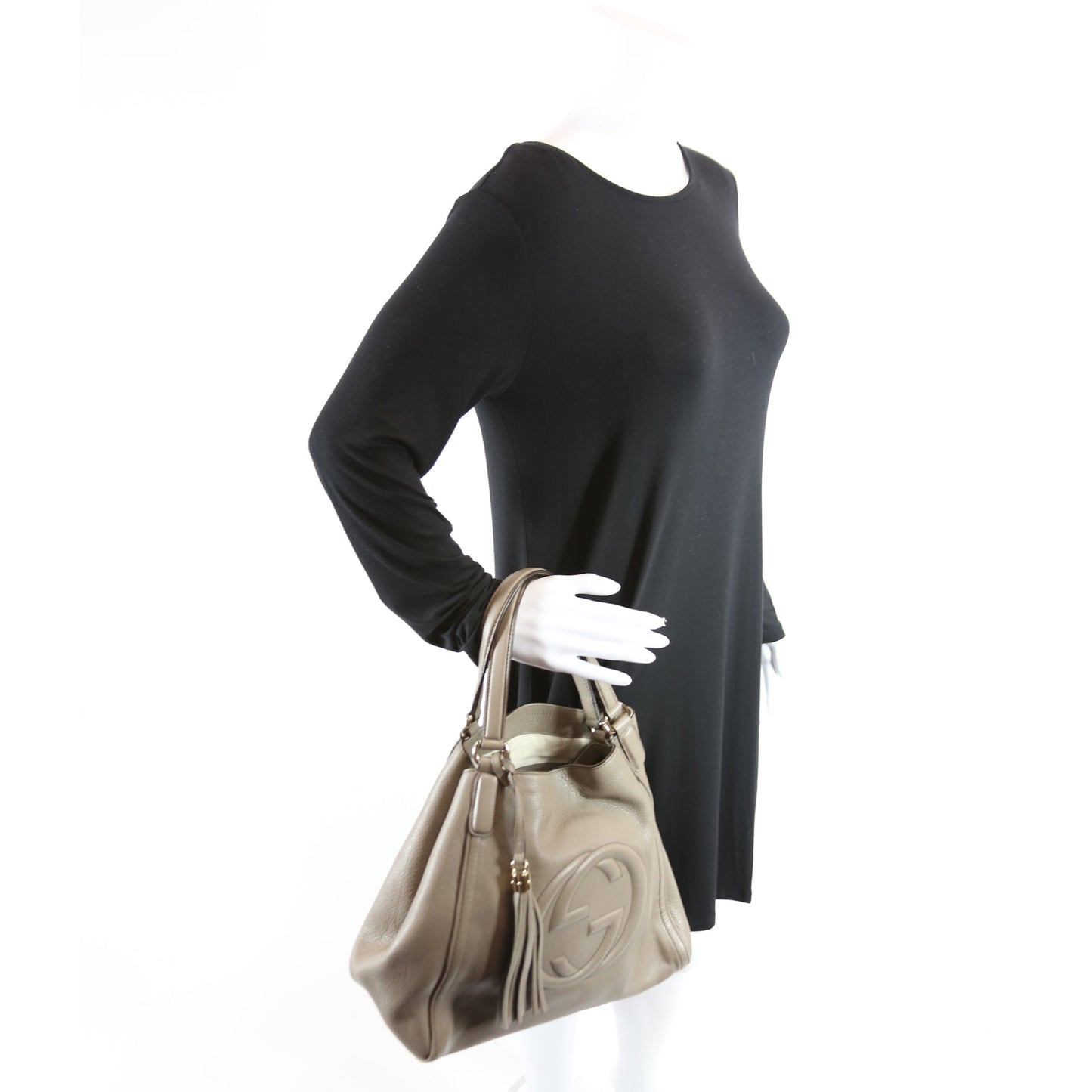 282309 Soho Leather Hobo Medium