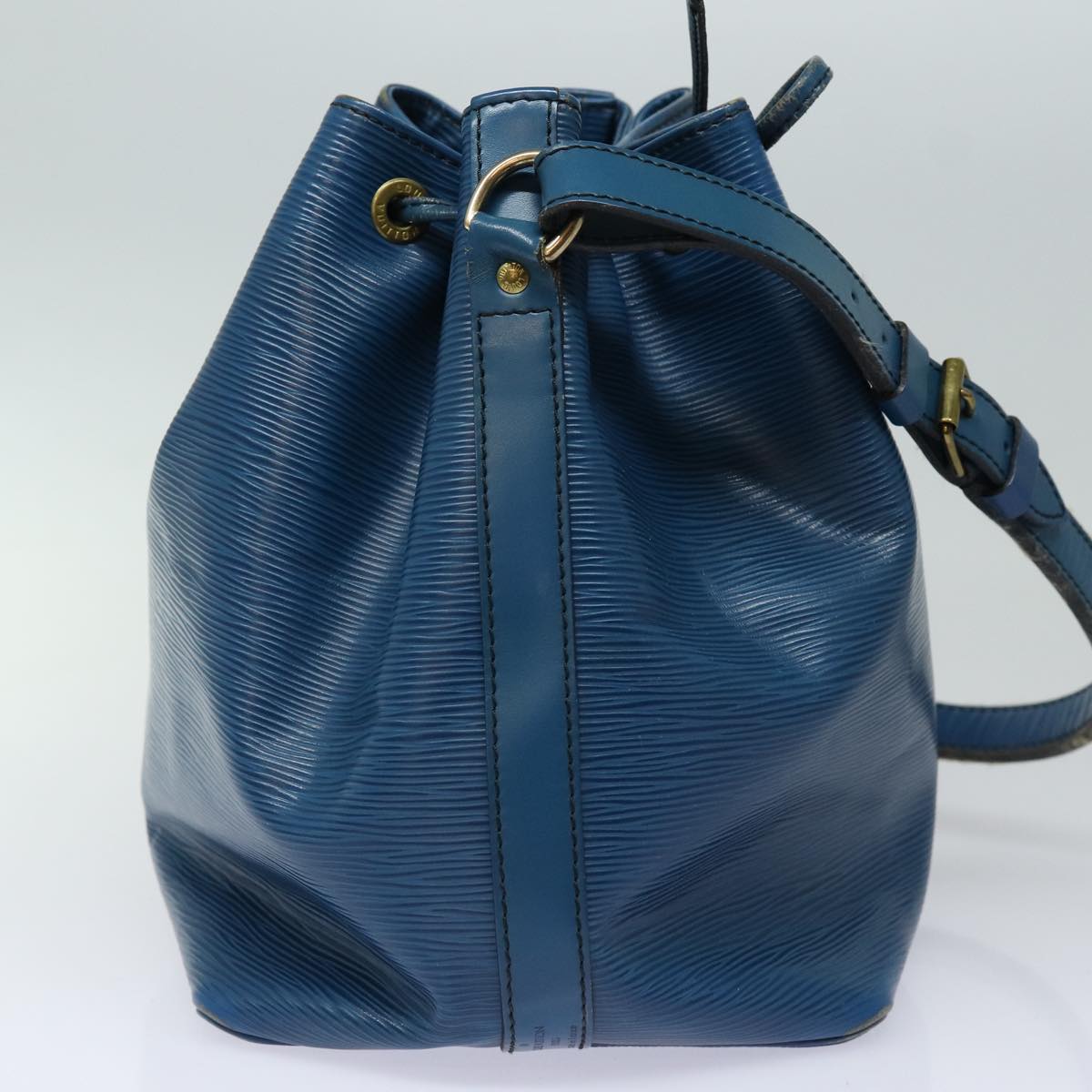 Louis Vuitton Noe Blue Leather Shoulder Bag
