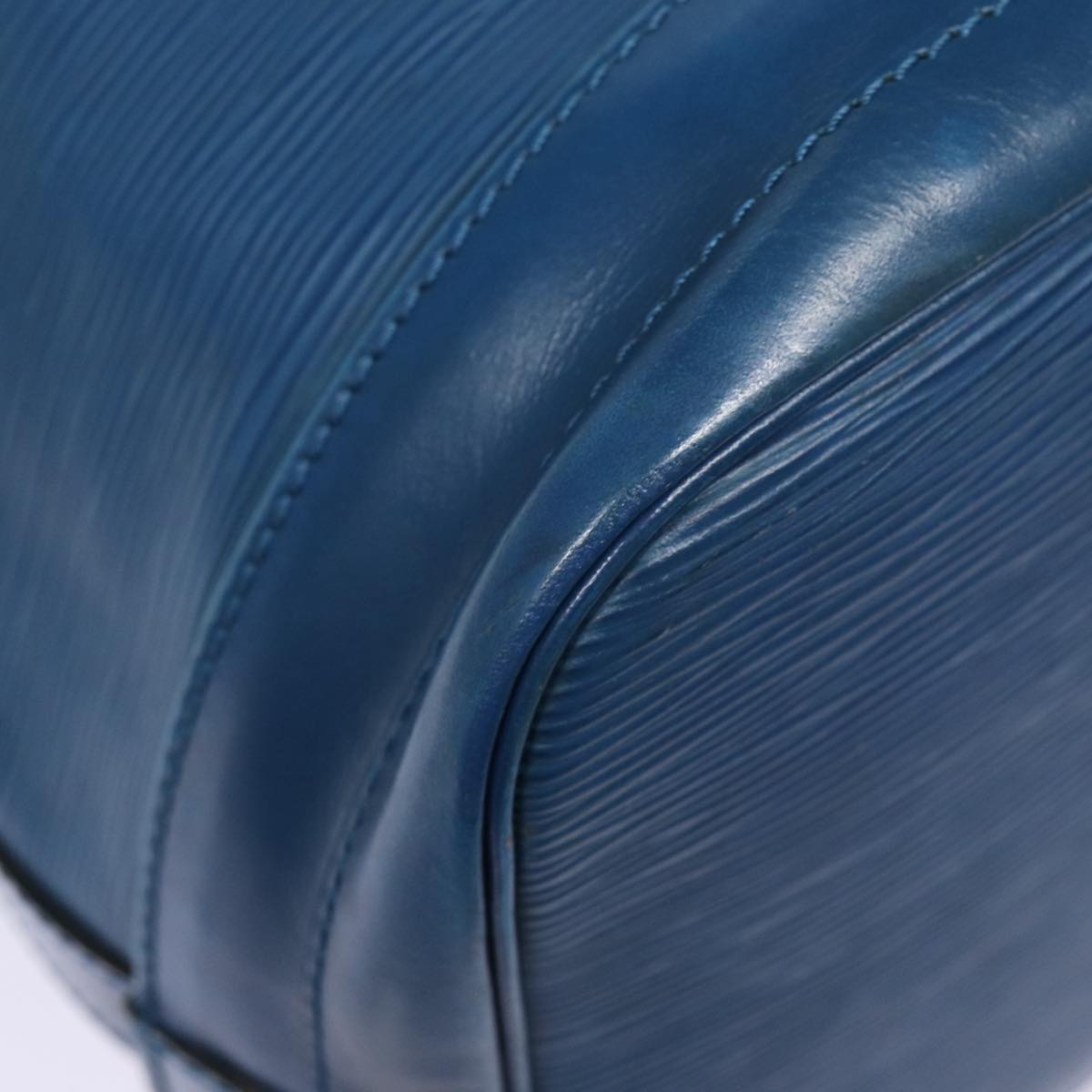 Louis Vuitton Noé Blue Leather Shoulder Bag