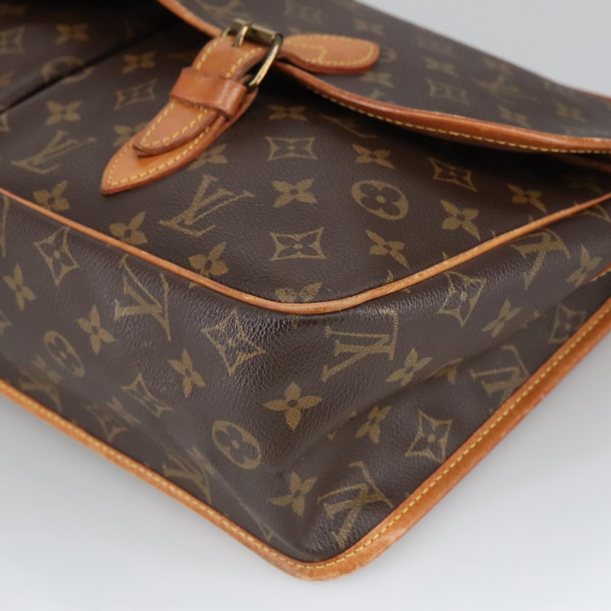 Louis Vuitton Gibecière Brown Canvas Shoulder Bag