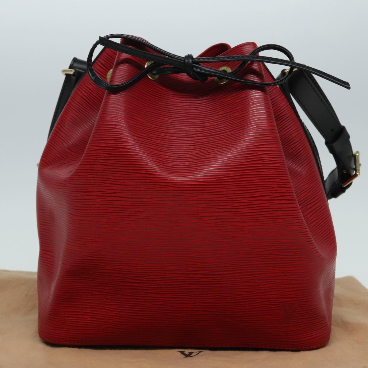 Louis Vuitton Noe Red Leather Shoulder Bag