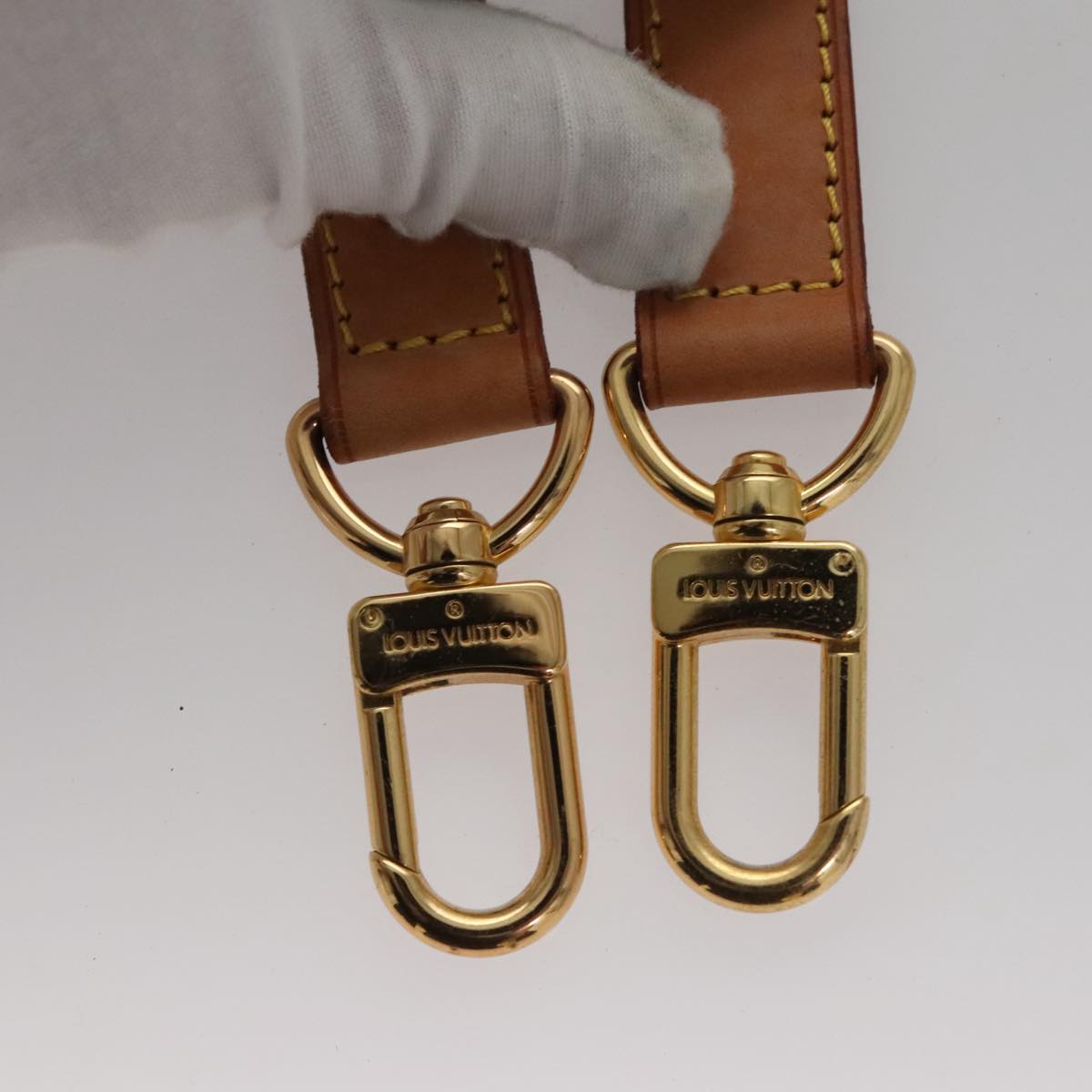Louis Vuitton Shoulder Strap Beige Leather Bag Jewelry