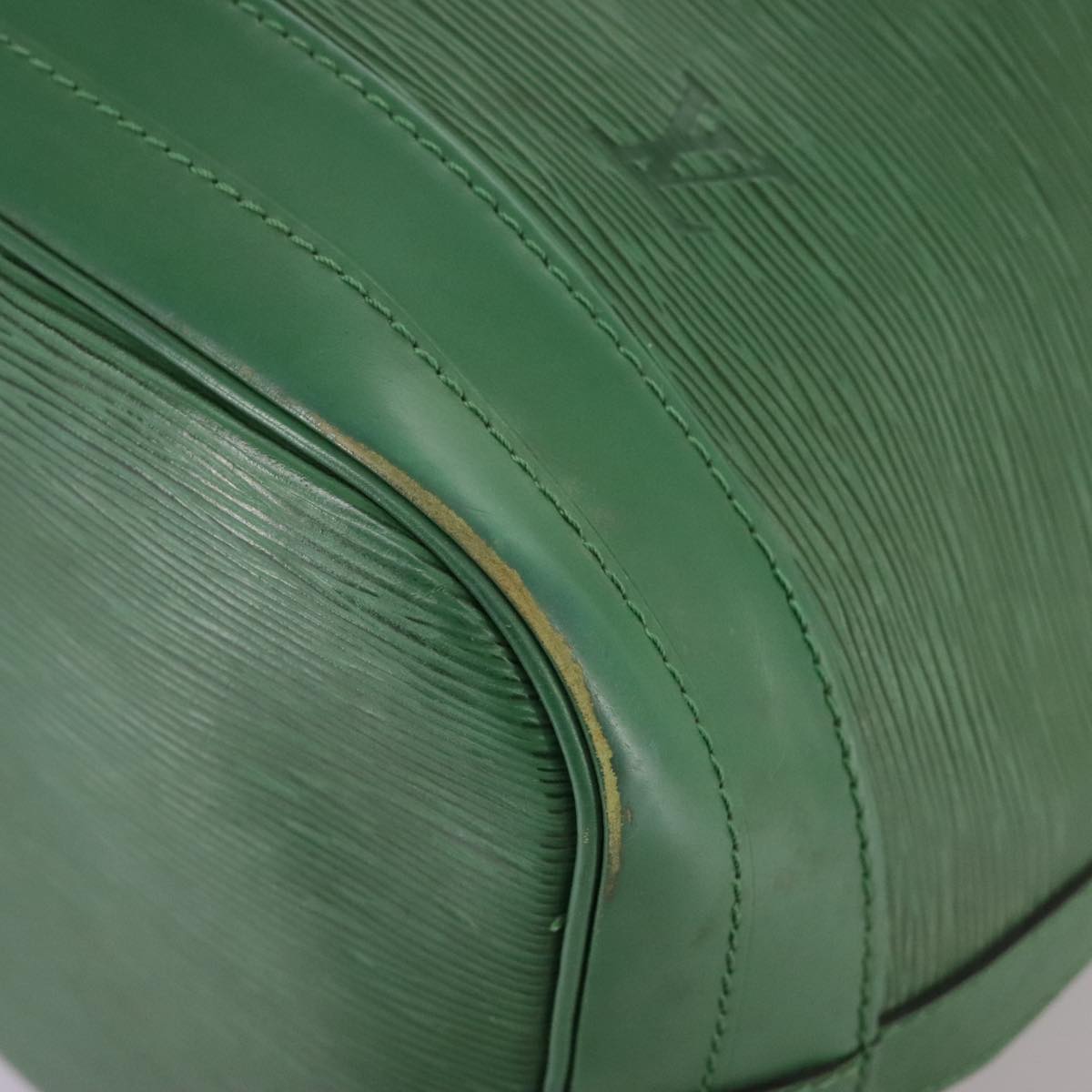 Louis Vuitton Noe Green Leather Shoulder Bag