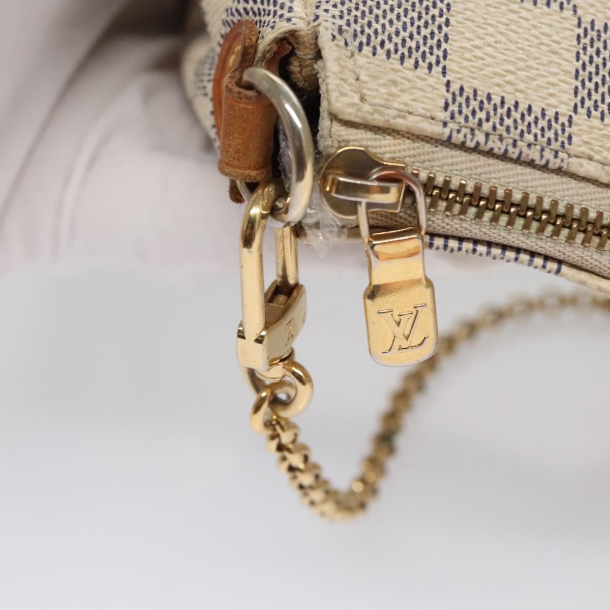 Louis Vuitton Eva White Canvas Shoulder Bag