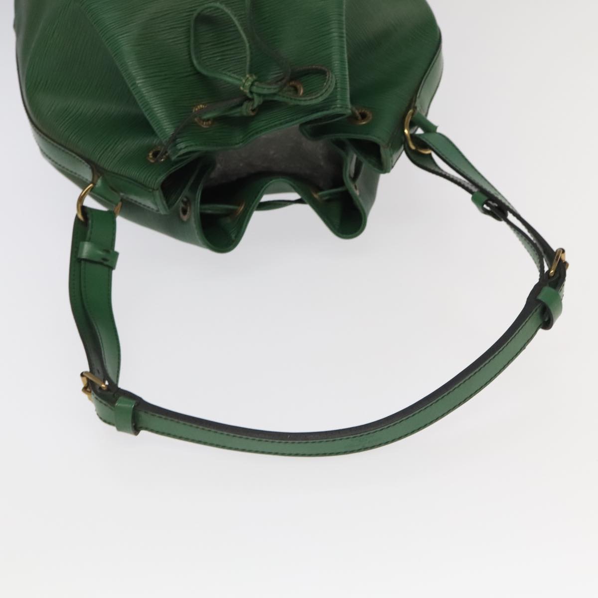 Louis Vuitton Noé Green Leather Shoulder Bag