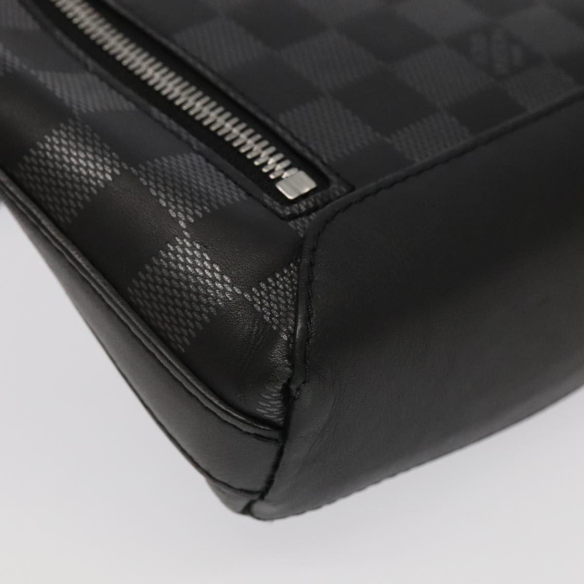 Louis Vuitton Discovery Black Leather Shoulder Bag