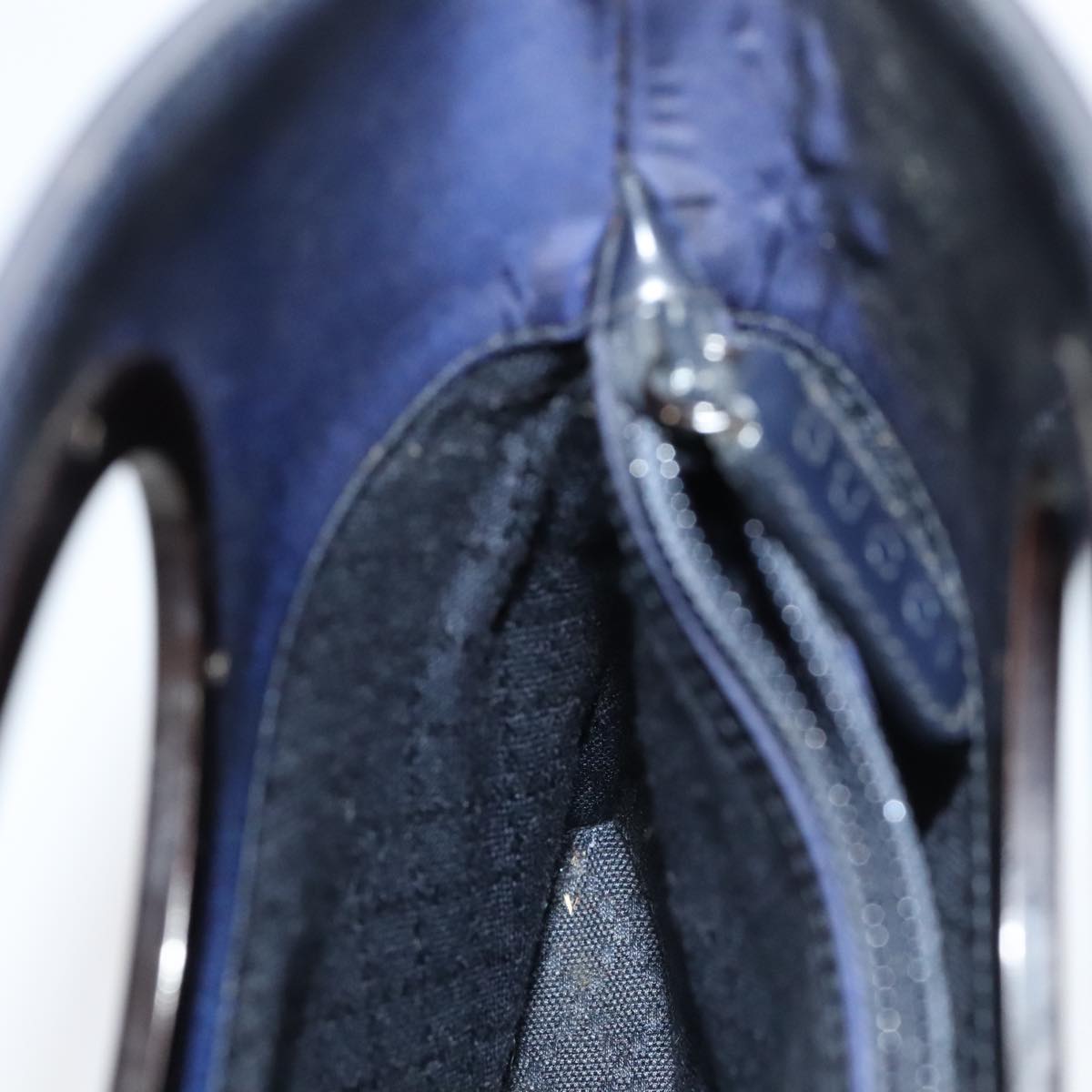 Gucci Navy Synthetic Handbag