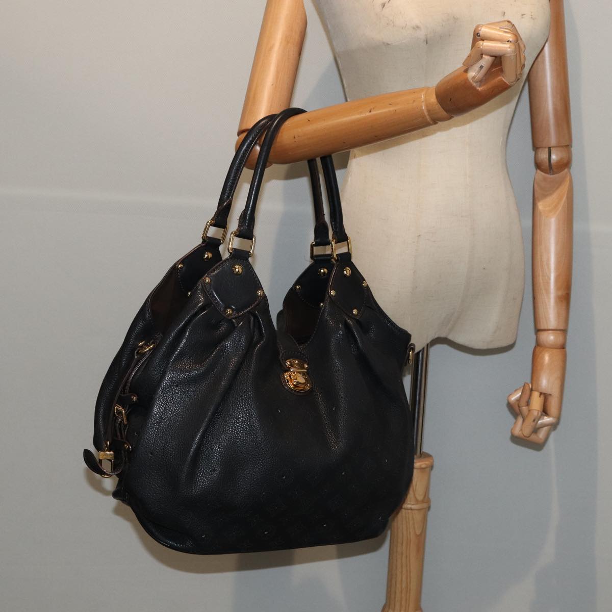 Louis Vuitton Xl Black Leather Handbag