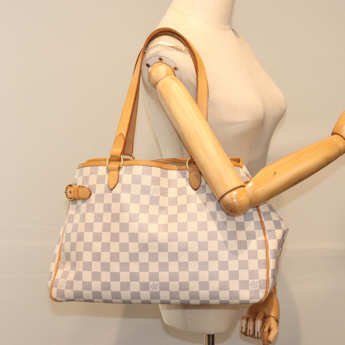 Louis Vuitton Batignolles Horizontal White Canvas Tote Bag