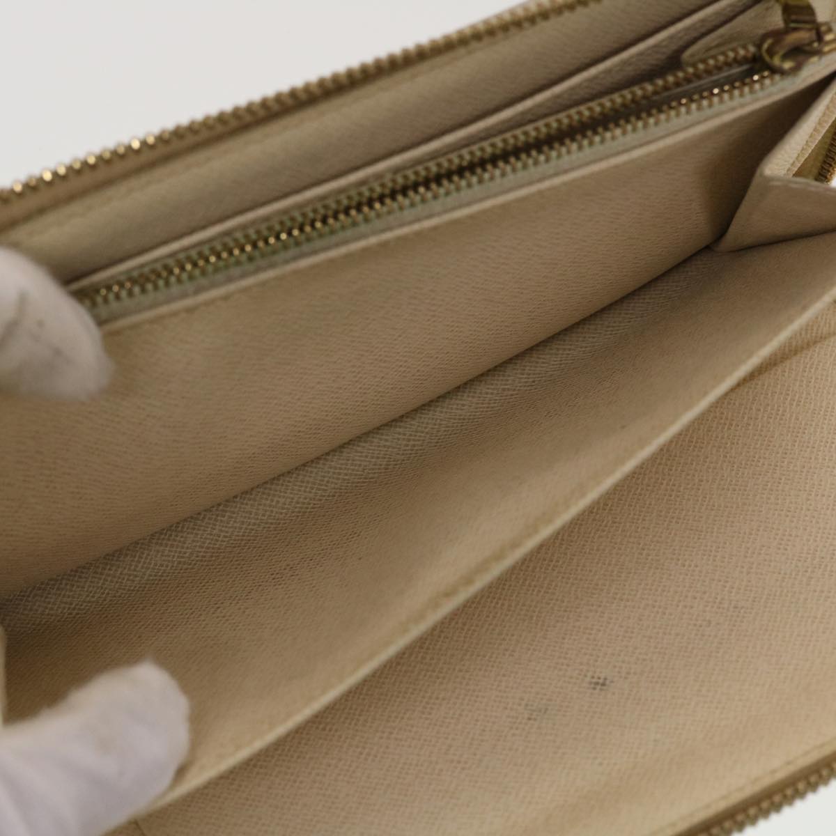 Louis Vuitton Zippy Organizer White Canvas Wallet