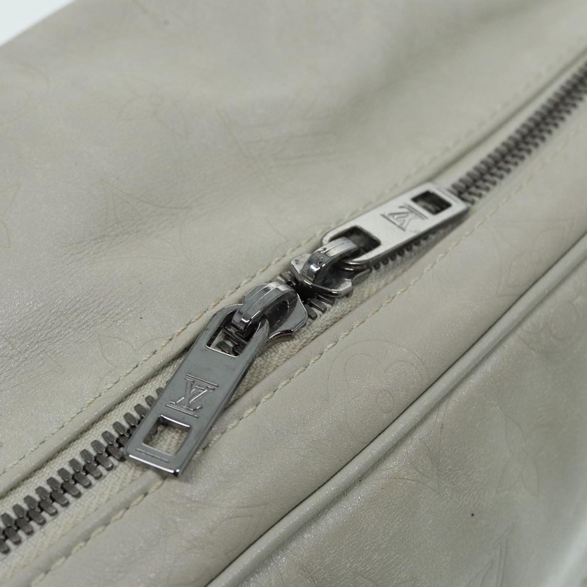 Louis Vuitton Clarckson White Leather Shoulder Bag