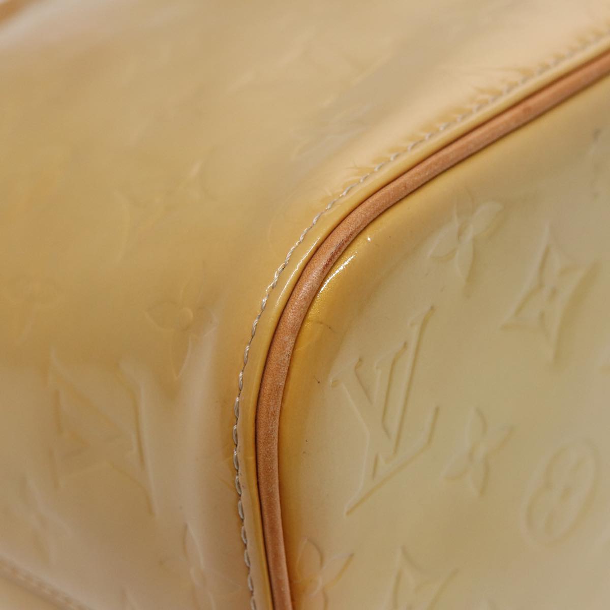 Louis Vuitton Houston Beige Patent Leather Handbag