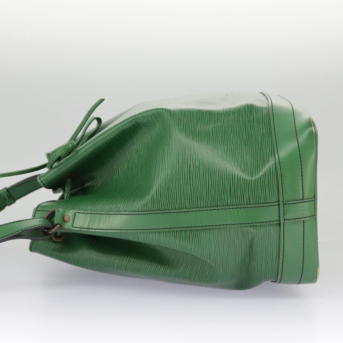 Louis Vuitton Noé Green Leather Shoulder Bag